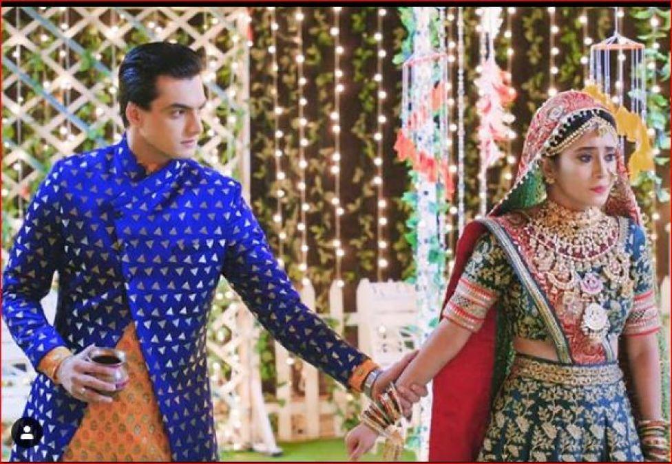 Naira Dresses In Yrkkh After Marriage