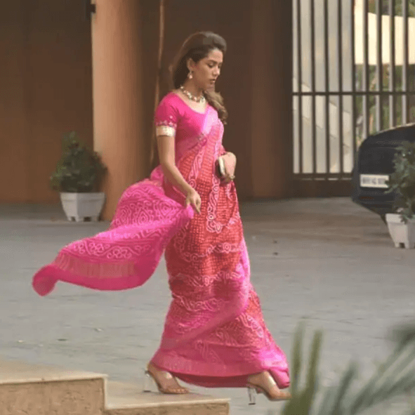 Karwa Chauth 19 Mira Rajput Kapoor In A Traditional Sari Look Goes Viral On Social Media Thenewscrunch